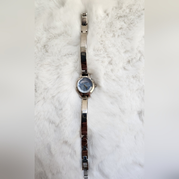 Nine West silver watch with blue face - Picture 7 of 10